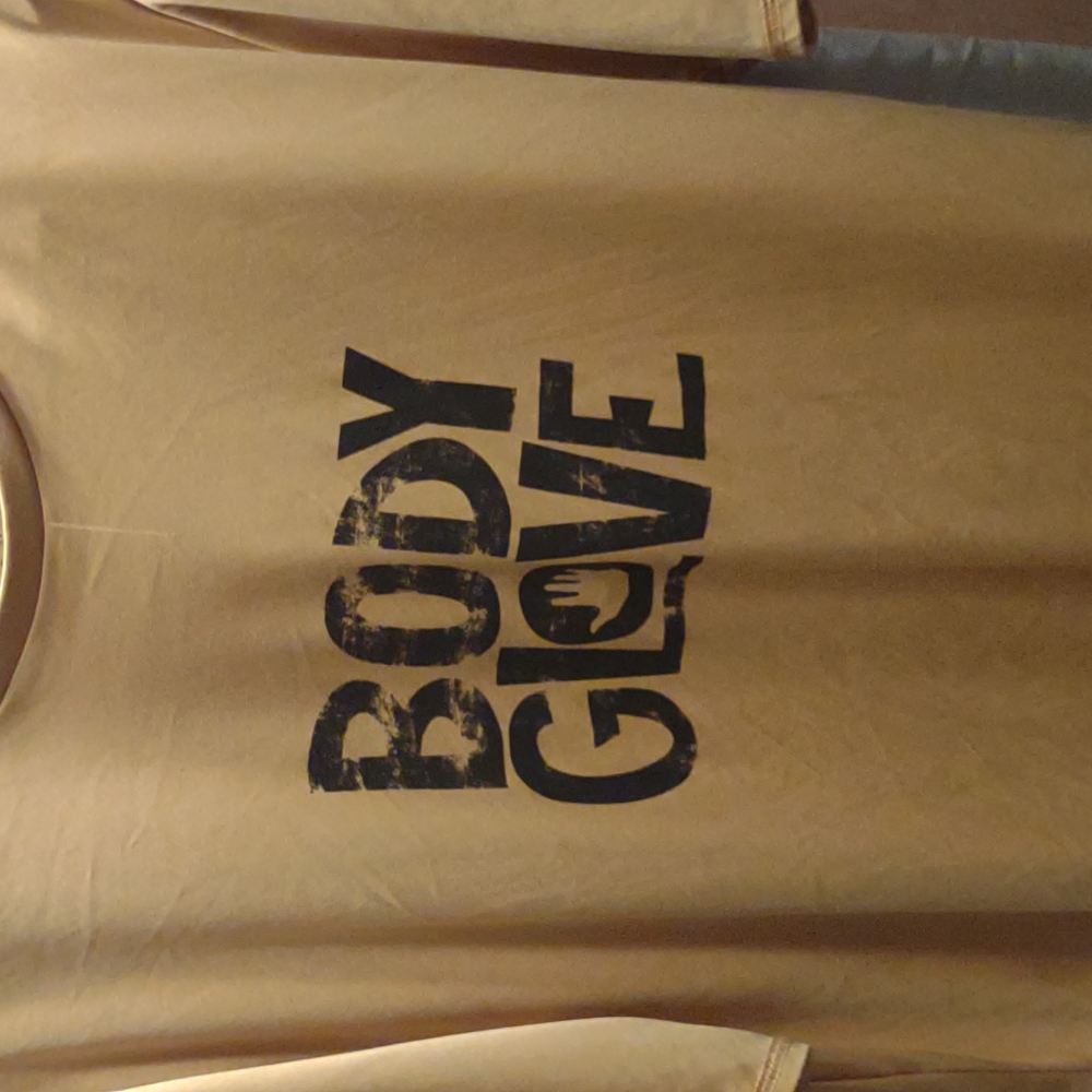 Body Glove T-shirt large gold very soft quick dry